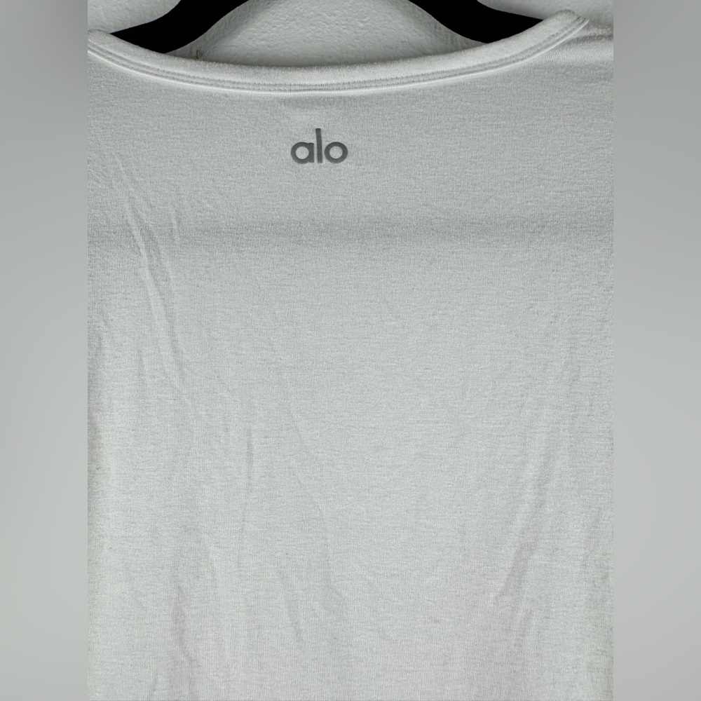 ALO Yoga Cover Tank Size Small $58 White - Picture 9 of 11